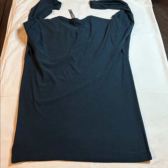 Vuori Men's Strato Long Sleeve Tee - Navy - Picture 10 of 10